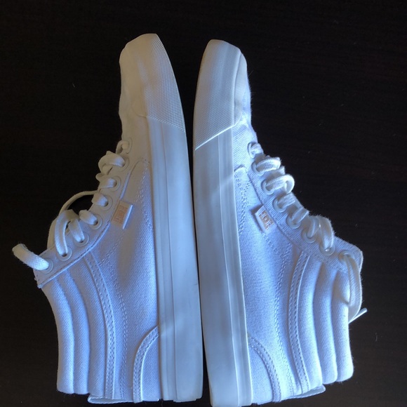 Womens canvas DC sneakers, size 7 - Picture 2 of 5
